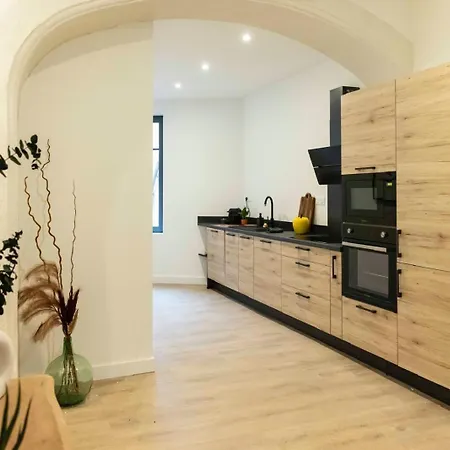 Olivier Atton Apartment