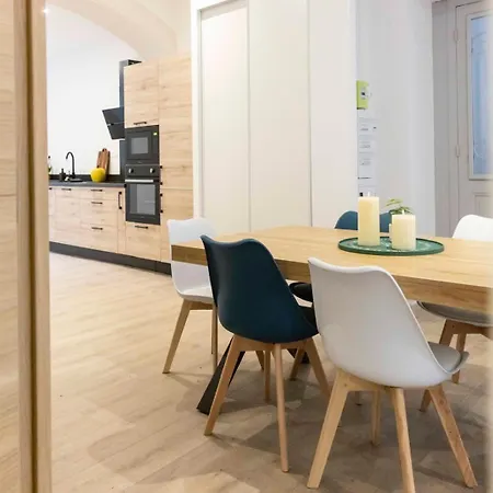 Olivier Atton Apartment *