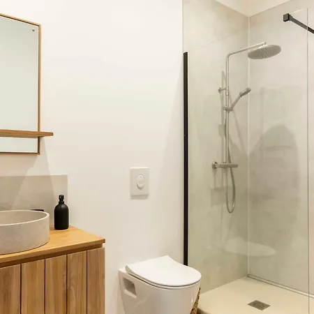 Olivier Atton Apartamento