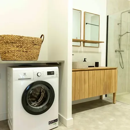 Olivier Atton Apartment